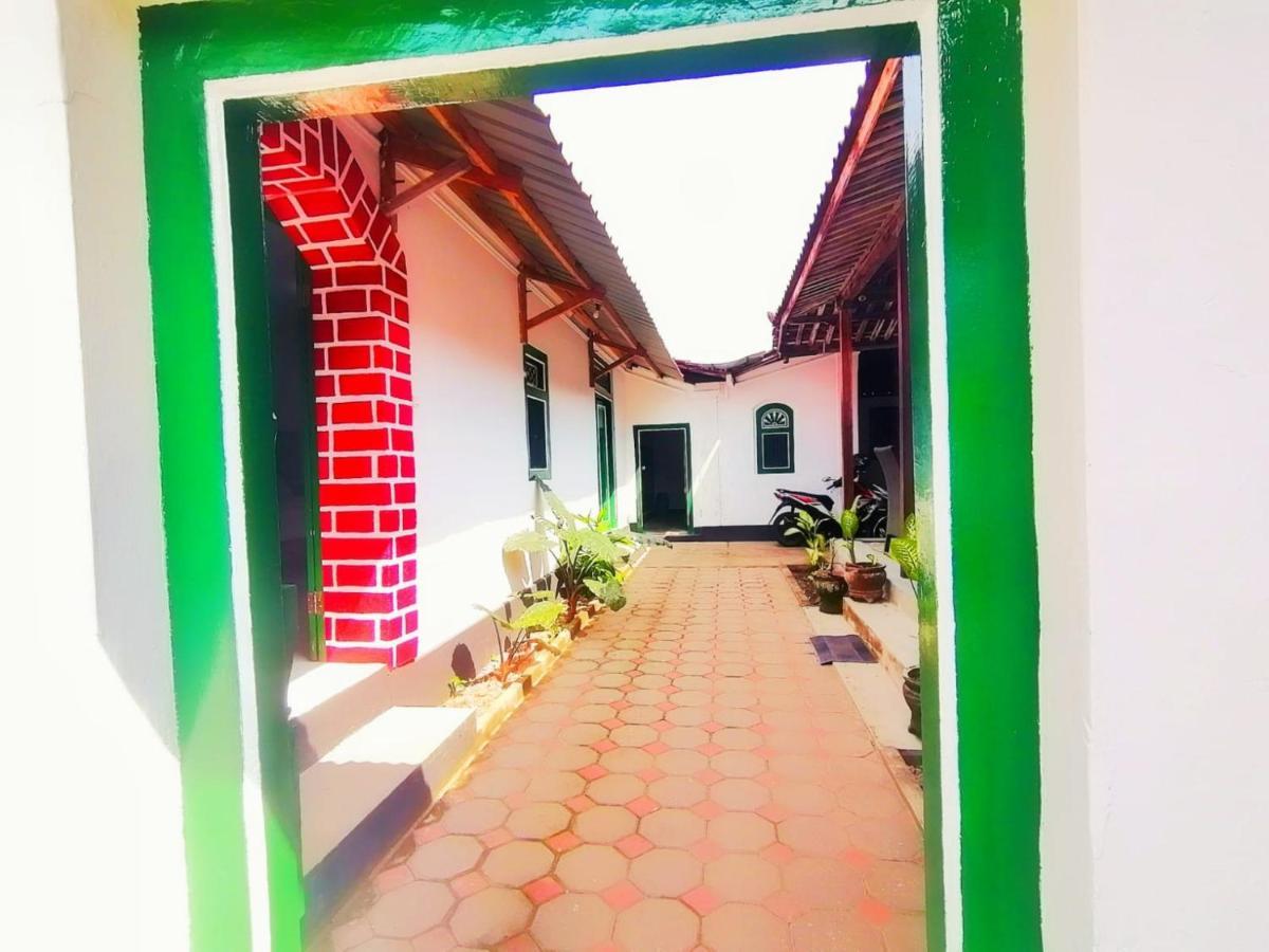 RedDoorz Syariah @ Ndalem Kembang Sore Yogyakarta Bagian luar foto