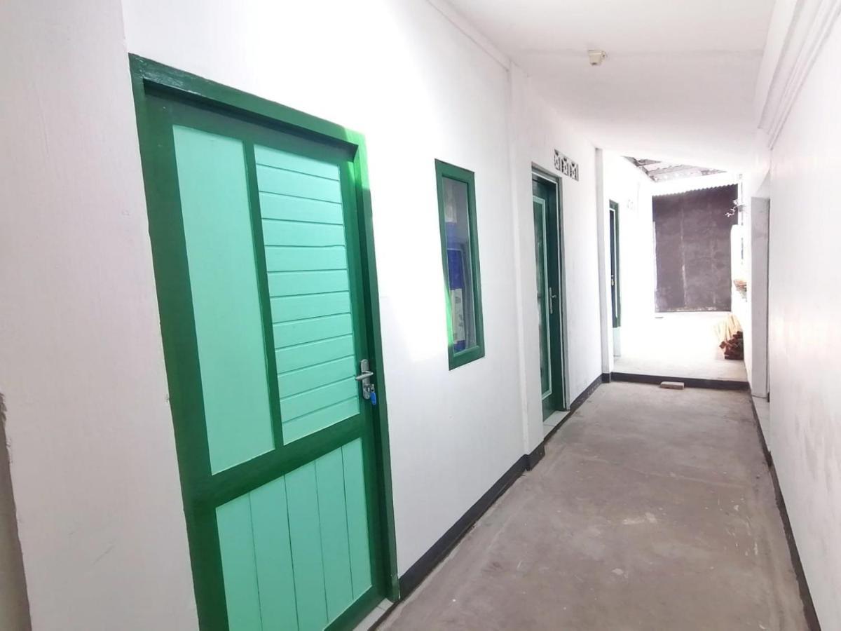 RedDoorz Syariah @ Ndalem Kembang Sore Yogyakarta Bagian luar foto