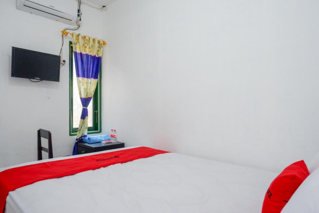 RedDoorz Syariah @ Ndalem Kembang Sore Yogyakarta Bagian luar foto