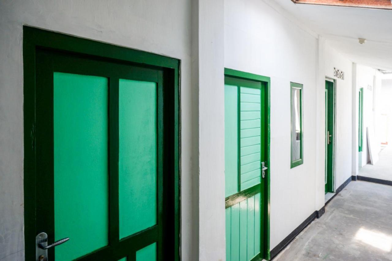RedDoorz Syariah @ Ndalem Kembang Sore Yogyakarta Bagian luar foto