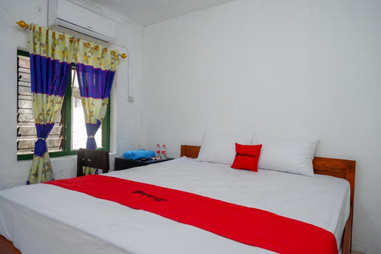 RedDoorz Syariah @ Ndalem Kembang Sore Yogyakarta Bagian luar foto