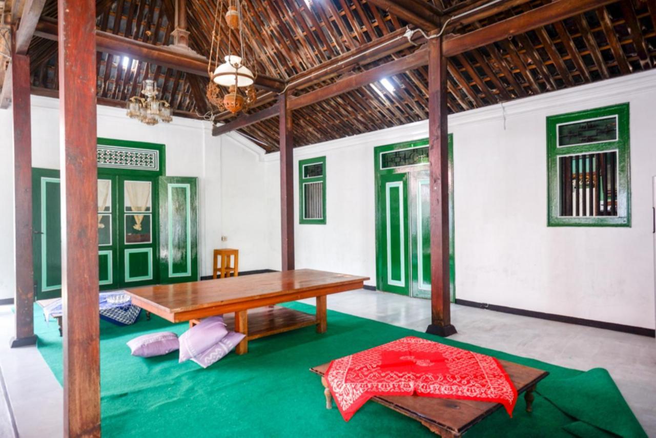 RedDoorz Syariah @ Ndalem Kembang Sore Yogyakarta Bagian luar foto