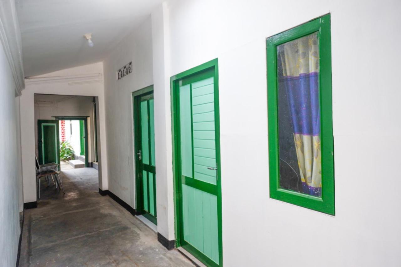 RedDoorz Syariah @ Ndalem Kembang Sore Yogyakarta Bagian luar foto